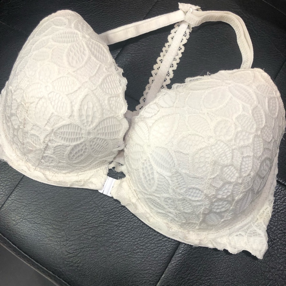 Victoria secret front close lace push up bra size 32DD never worn